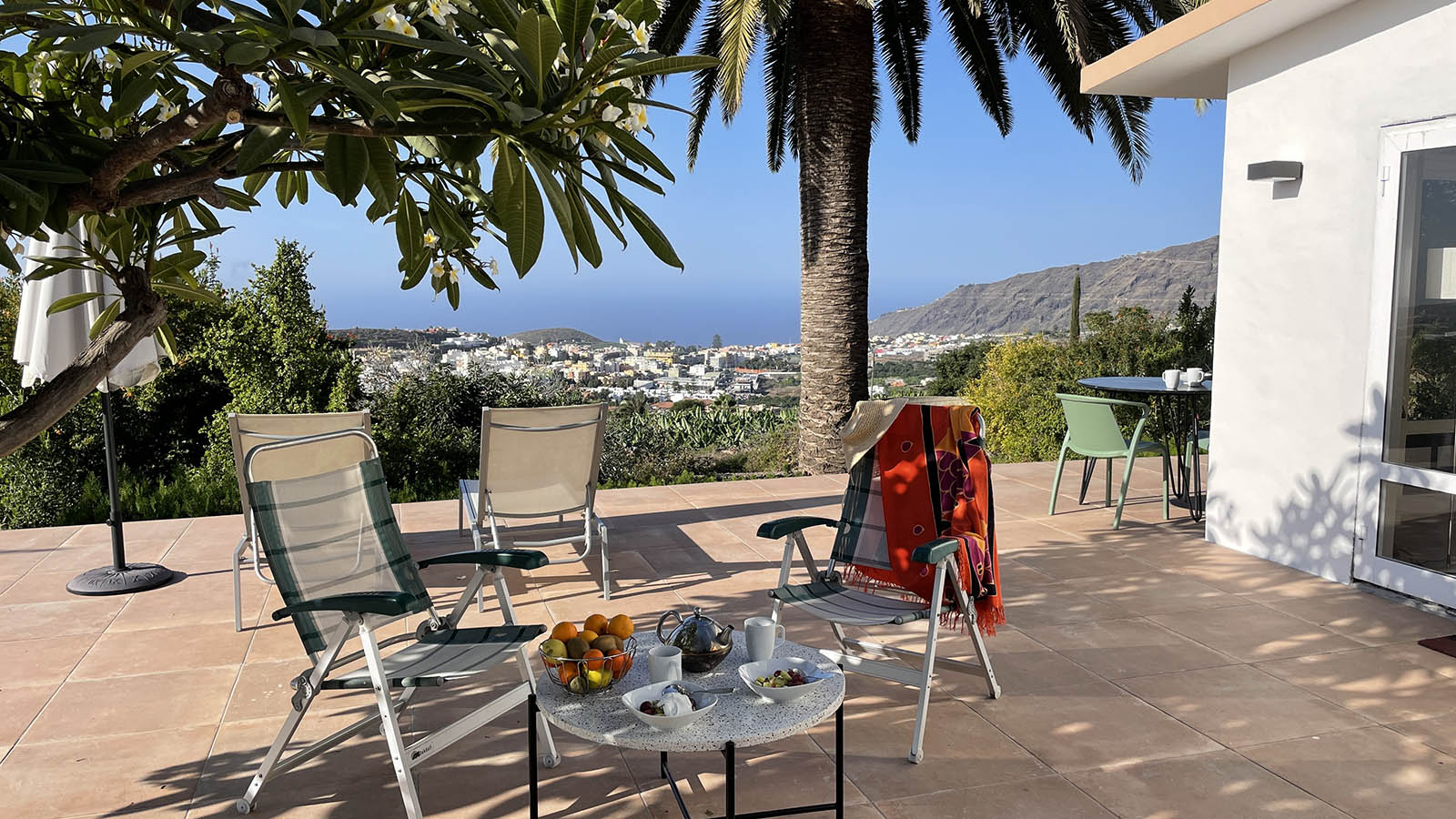 Terras met ontbijt